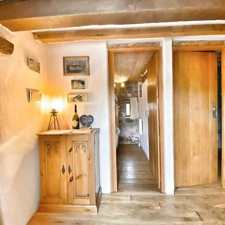 Harrys Barn Detached Character